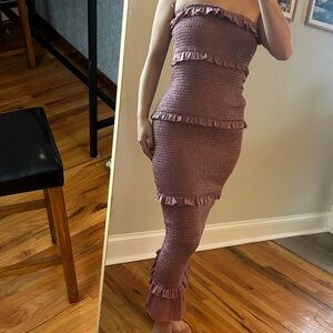 Ruffled Strapless Pink / mauve midi Dress